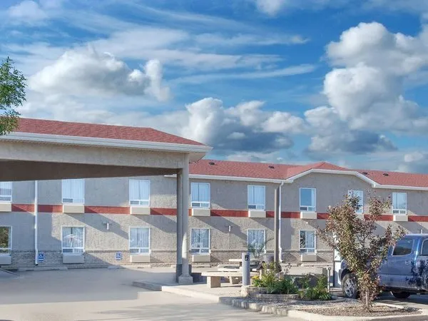 Super 8 by Wyndham Brandon MB