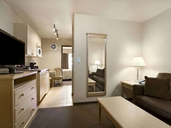 Super 8 by Wyndham Dawson Creek