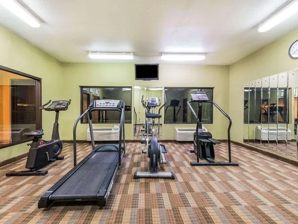 Super 8 by Wyndham Fort Worth North