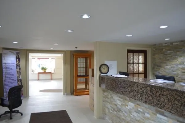 Super 8 by Wyndham Gananoque/Country Squire