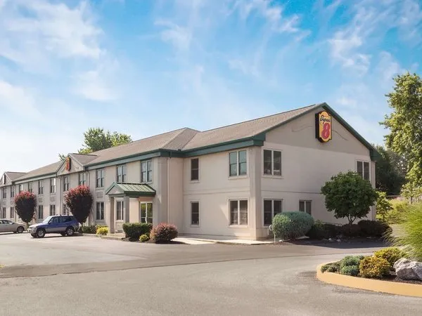 Super 8 by Wyndham Harrisburg Hershey West