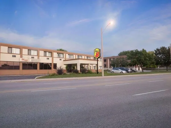 Super 8 by Wyndham Sarnia ON