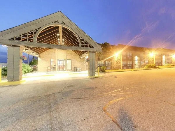 Super 8 by Wyndham Sudbury ON