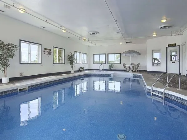Super 8 by Wyndham Swift Current
