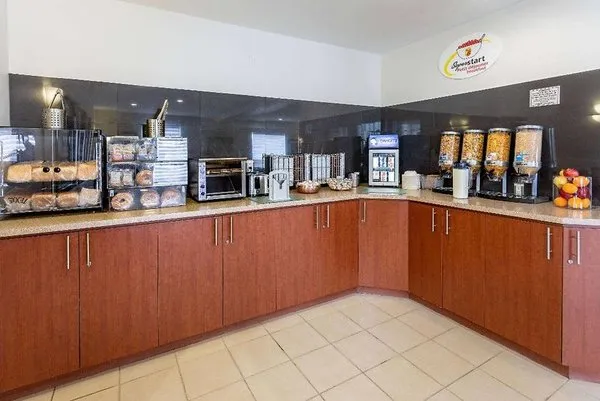 Super 8 by Wyndham Trois-Rivieres