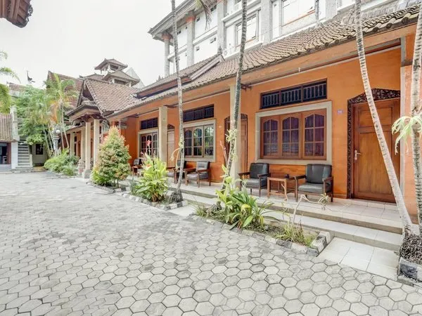 Super OYO 3261 Hotel Ratu