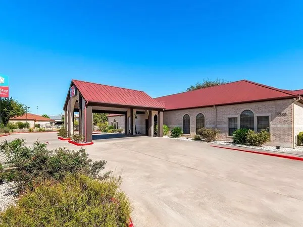SureStay Plus by Best Western San Antonio Fiesta Inn