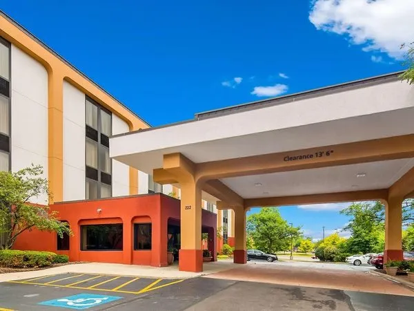 SureStay Plus Hotel by Best Western Chicago Lombard