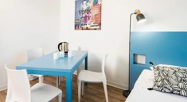 Teneo Suites