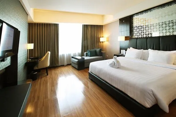 The Alana Hotel & Convention Center Solo by Aston