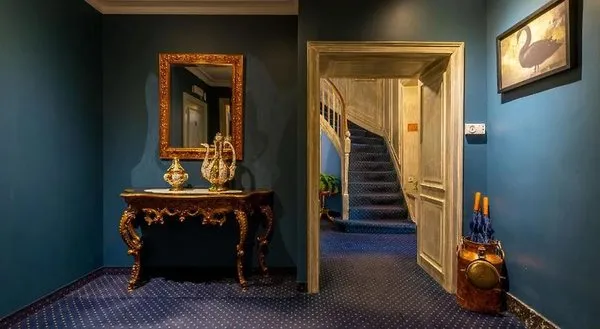 The Black Swan Hotel