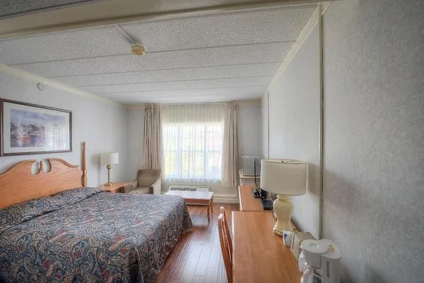 The Claymore Inn & Suites