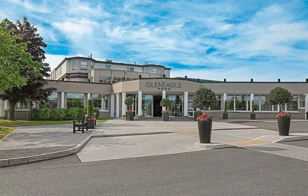 The Gleneagle Hotel & Apartments