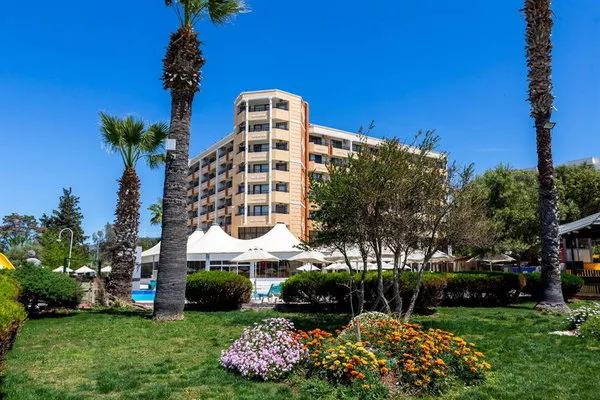 The Holiday Resort Hotel