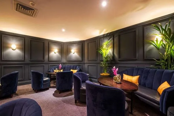 The House Hotel