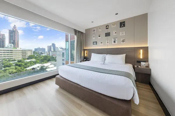 Golden Tulip Mandison Suites