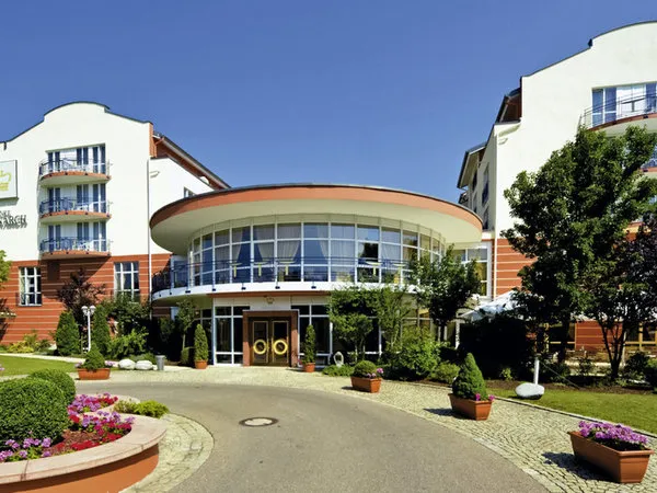 The Monarch Hotel