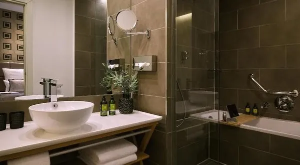The Posthouse Berlin Potsdamer Platz  Leonardo Limited Edition