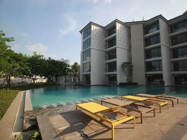 The Quarter Chaophraya by UHG