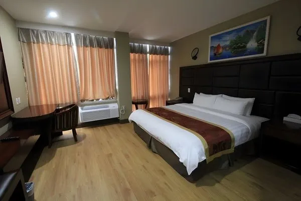 The Queens Hotel