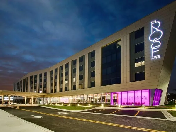 The Rose Hotel Chicago O'Hare, Tapestry Collection by Hilton