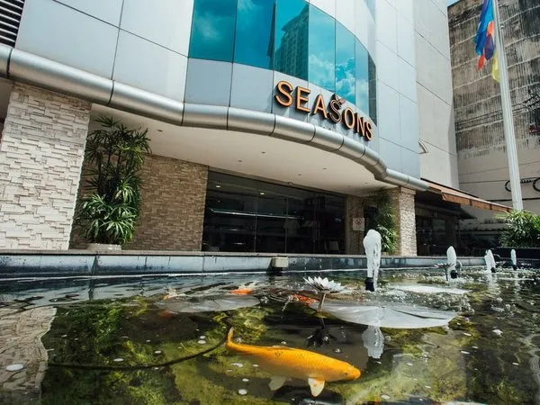 The Seasons Bangkok Siam