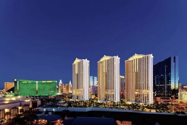 The Signature at MGM Grand