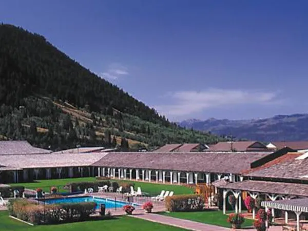 The Virginian Lodge