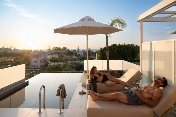 Thimios Acharavi Suites