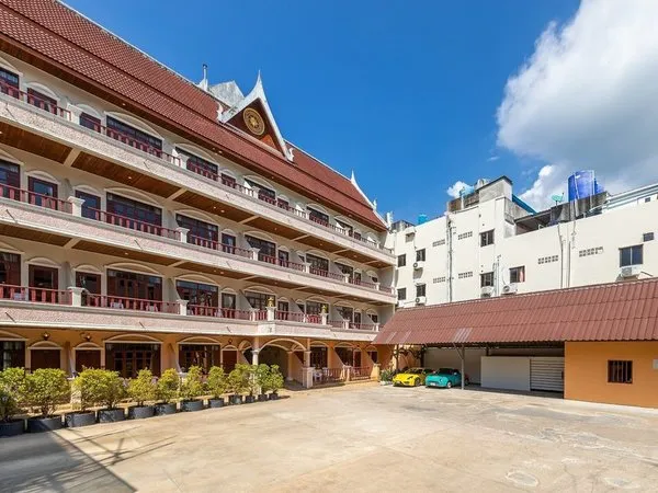 Tony Resort