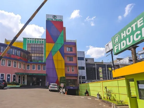 Townhouse Oak Hotel Fiducia Pasar Minggu
