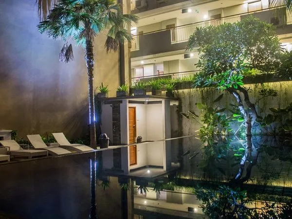 Transera Kamini Legian Hotel