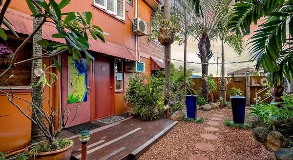 Travellers Oasis Backpackers