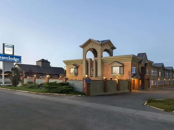 Travelodge by Wyndham Calgary South