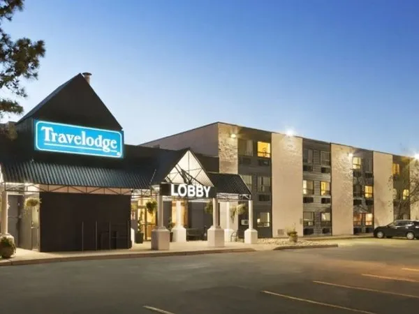 Travelodge by Wyndham Edmonton South