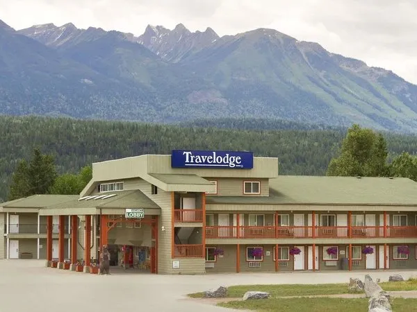 Travelodge by Wyndham Golden Sportsman Lodge