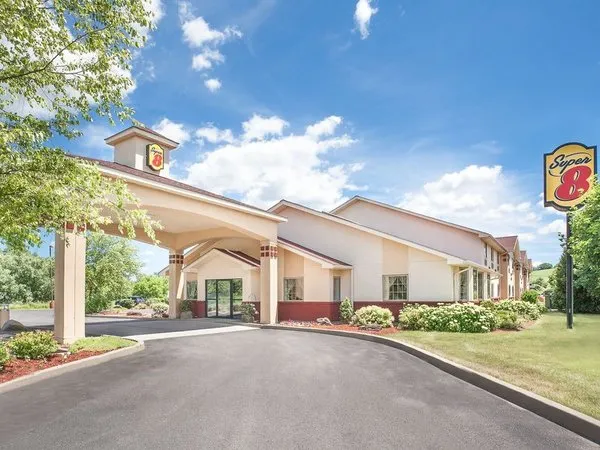 Travelodge by Wyndham Kamloops Mountview