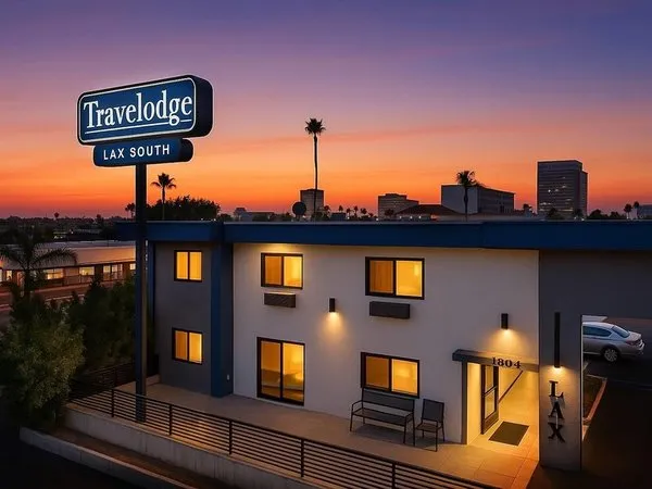 Travelodge by Wyndham LAX South