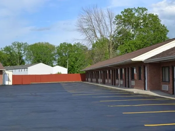Travelodge by Wyndham Niagara Falls