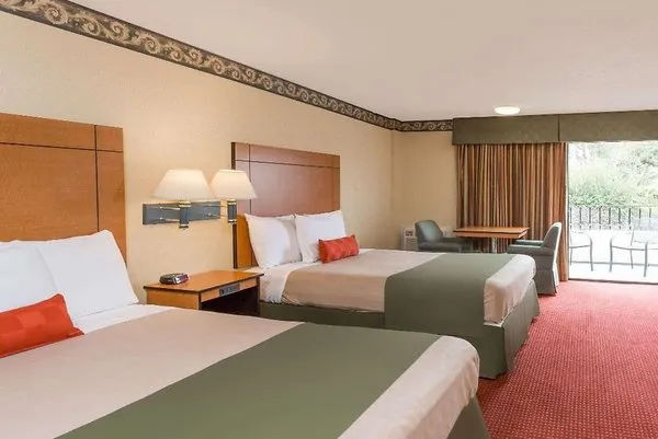 Travelodge by Wyndham San Clemente Beach