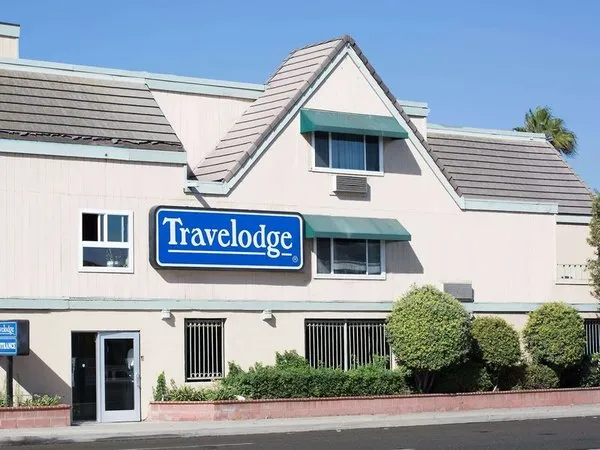 Travelodge by Wyndham Sunset-Huntington Beach Ocean Front