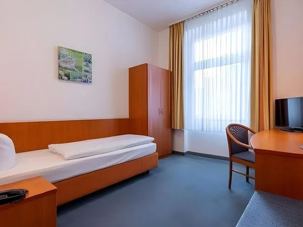 TRIP INN Conference Hotel & Suites