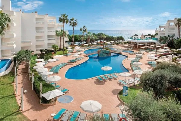 Tropic Garden Hotel & Apartments