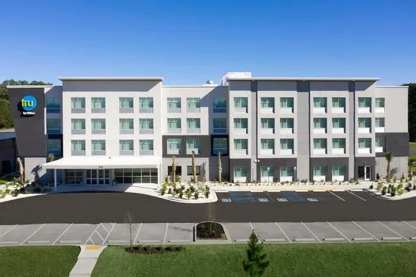 Tru by Hilton Beaufort