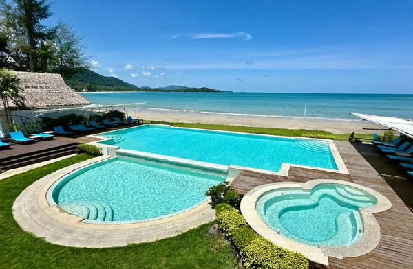Twin Bay Resort