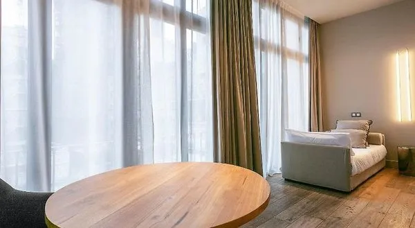 UMA Suites Barcelona Pau Claris Guesthouse