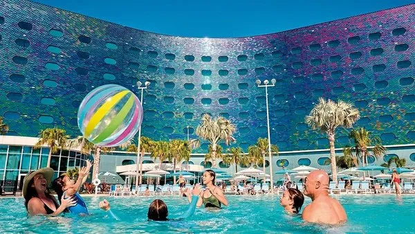 Universal Terra Luna Resort