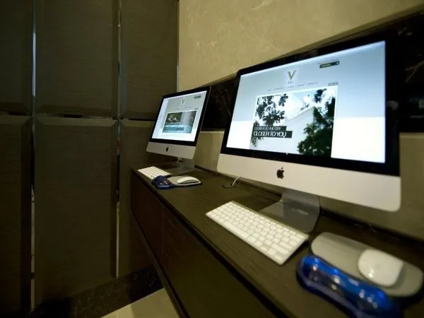 V Hotel Bencoolen