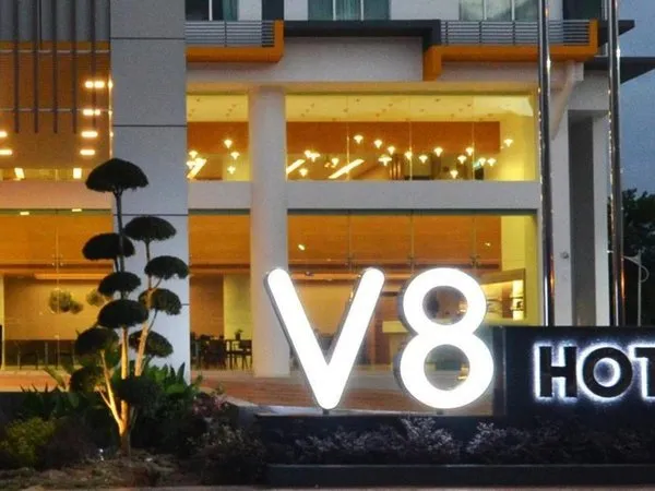 V8 Hotel
