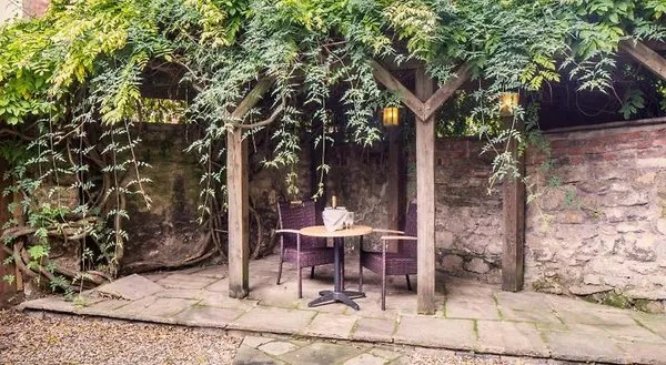 Vanbrugh House Hotel